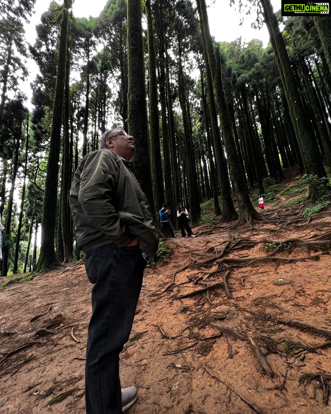 Sayani Gupta Instagram - There are people who you meet in this life who expand your world, your beliefs, your values & horizon just a little more.. leave an impact that go beyond the duration of time you’ve spent with them. I’ve wanted to work with this man.. this giant of a storyteller.. for over a decade. Waited patiently.. and perhaps manifested it ever so subconsciously. And then I got the opportunity to be in his film. And through the process of making this film.. spending time around him.. observing him from close and afar.. I realised what a generous glorious grounded artist actually should look like. KG as we call him.. is an anomaly. His patience, wit, humour, perception, politics, grace, humility, warmth and wisdom tower over one and all. Every day I found myself being ever so moved by the innocence and wonderment this man has.. by how he has this enormous ability to see everything.. watch so intently, while processing everything/everyone with a keen intuitive perception.. his mind sharp as laser but his heart warm, soft and light like a marshmallow! How he canopies over everyone like a father, a brother, a leader.. like a massive Banyan tree whose roots go deeper than what meets the eye. He stands there firm and tall, taking everything in.. facing the storm.. but only exuding warmth like a beam of Sunlight.. like a ray of Hope! Thank you KG for your humanity and the sheer power of your goodness! Happy happy birthday! I love you! We love you! So glad you were born and so grateful that our paths finally crossed! You have my heart. Big bear hug! ❤️ @kgunedited 🎈