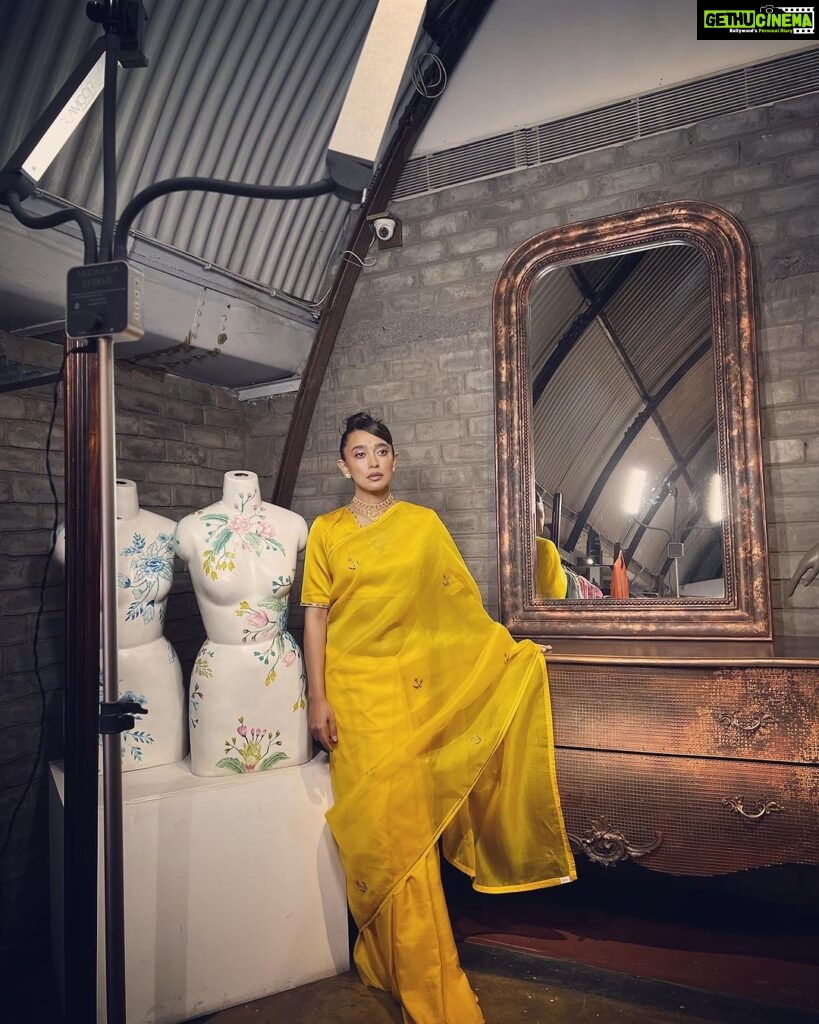 Sayani Gupta Instagram - 💫 @raw_mango @amrapalijewels @makeupartist_prasenjit 💛