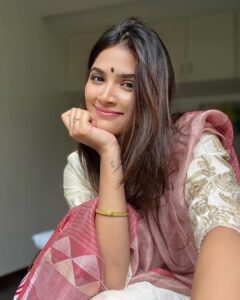 Sayli Patil Instagram - ✨

॥ जय हरी माऊली ॥

आषाढी एकादशीच्या हार्दिक शुभेच्छा 🌸