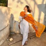 Sayli Patil Instagram - Last few days of cotton Kurtis and beautiful golden hours🧡:)