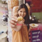 Sayli Patil Instagram - @sayliipatil takes us on a foodie-ride around the city! From #vadapav, #panipuri #dhokla to #coffee, here’s what #Sayli loves to eat during #Monsoon . . . #saylipatil #punecity #marathiactress #marathimovies #marathientertainment #marathifilmindustry #punetimesonline