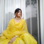 Sayli Patil Instagram - my love for yellow and yellow salwar suit is ♾️💛