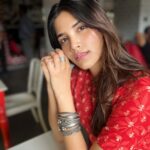 Sayli Patil Instagram - Just another beautiful day 🌹:) . Wearing this beautiful beaaaautif kurti by @jiza_the_label Thank you 🌹