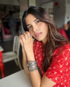 Sayli Patil Instagram - Just another beautiful day 🌹:) 

.
Wearing this beautiful beaaaautif kurti by @jiza_the_label 

Thank you 🌹