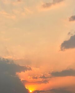 Sayli Patil Instagram - 🌅☁️🥭
