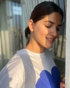 Sayli Patil Instagram - 🌅☁️🥭