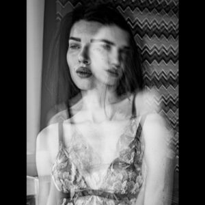 Scarlett Mellish Wilson Instagram - When Life gets blurry ,, adjust your focus ! 📷 @corygoldbergphotography