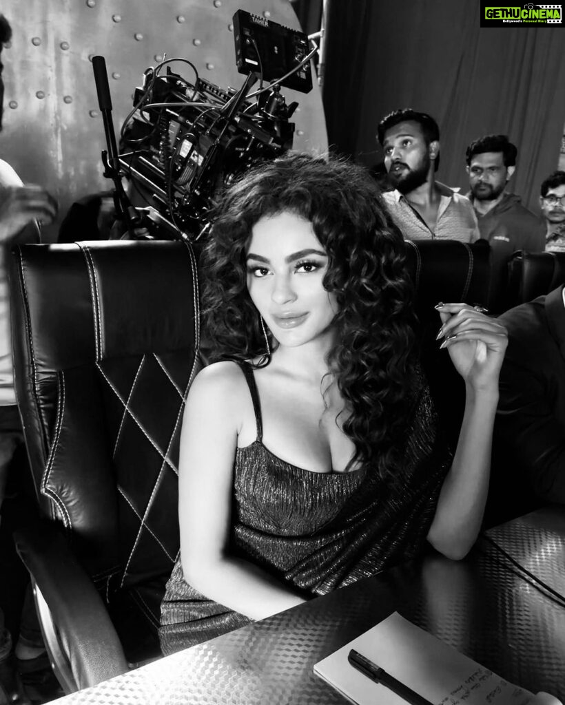 Seerat Kapoor Instagram - Be mindful about who you share your thoughts with ♥ H&M @artistrybykri