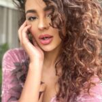 Seerat Kapoor Instagram - A lot of pinks in the market, Until you meet a mauve 💝