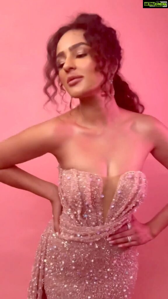 Seerat Kapoor Instagram - Coronation Pink 🌸 Outfit @valdrinsahiti Heels @stevemaddenindia Styled by @shubhi.kumar Makeup @artistrybykri Hair @makeupandhairby_meghana Photography @journeyman1027 #iwmbuzz