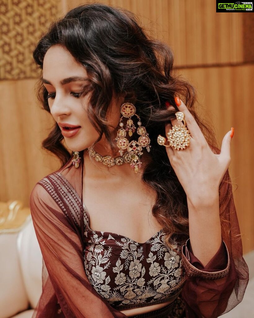 Seerat Kapoor Instagram - Me Time 💫 Outfit @shravankummar Makeup @makeupbykamaljeet Hair @kandco_beautylounge Jewellery @neesa.jewels Photography @thebiggday