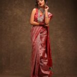 Seerat Kapoor Instagram - Let’s open the show with the royal allure of a saree adorned with intricate details 👑🏰 For @theorganicgala Outfit @gubbarajyalakshmi Jewellery @radhikadiamonds Makeup and hair: @katzbeauty Pic: @pranav.foto Styled by @officialanahita Style team @pranathivarma.k Event by @aryanajevents