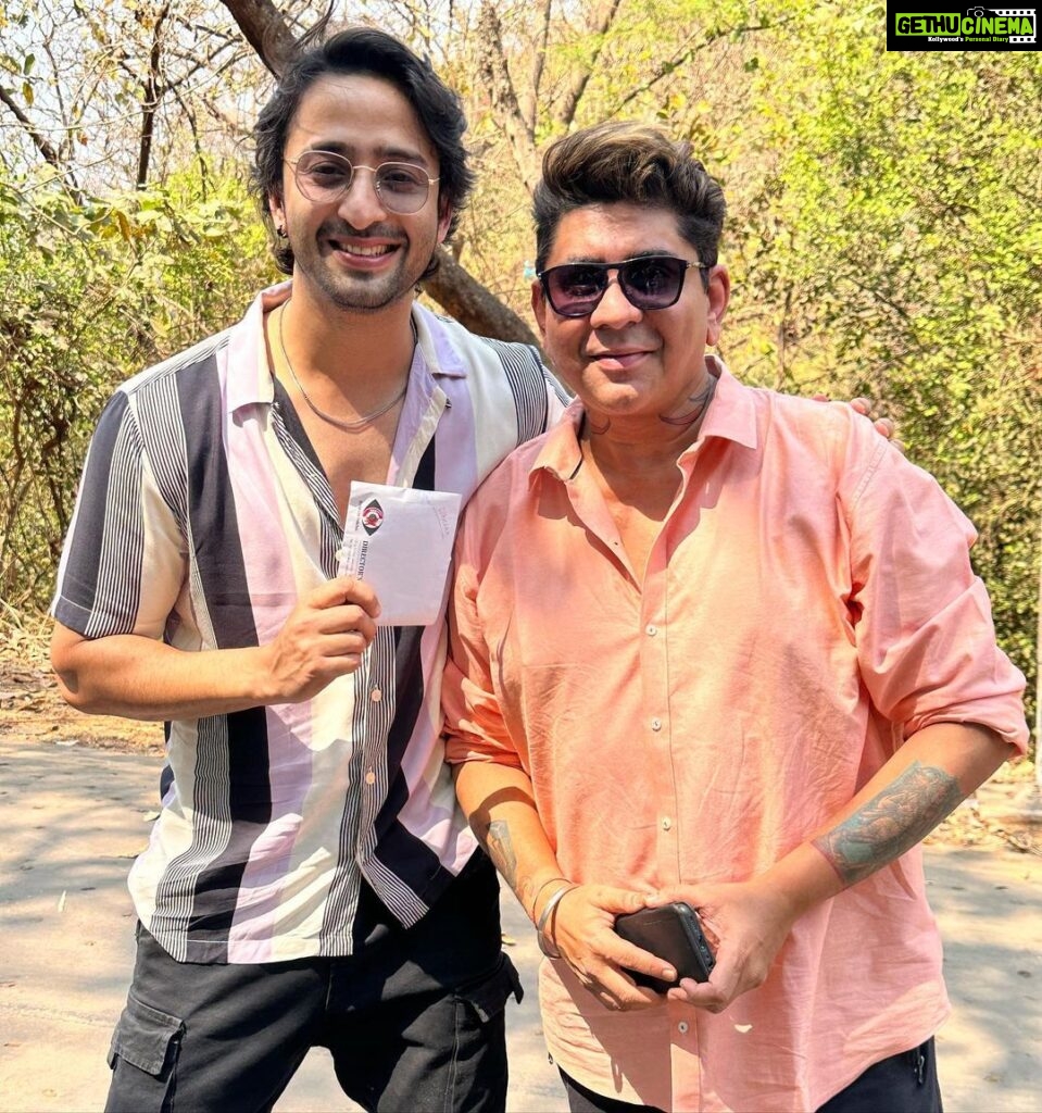 Shaheer Sheikh Instagram - I have always been grateful to you for all that you’ve given me, as producer…as a mentor and as an elder brother. But today is super special, as you’ve given me an opportunity to direct! Thank you for believing in me and allowing me to try my hand at something that has always been my passion! I will always be eternally grateful! #shagunKaLifafa