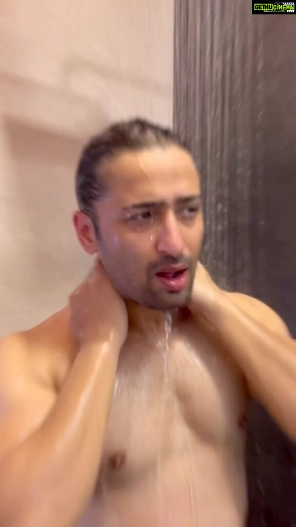 Shaheer Sheikh Instagram - My go-to skin health product is the Man Matters Charcoal Bodywash. Made with nature’s most powerful ingredients, backed by science: 💧Niacinamide 5% for brightening the skin 🪨 Activated Charcoal Beads for smoother skin ✨Vitamin E for softer skin 🧊Menthol for cooler, less sweaty skin These fast-acting agents come together to create a skin solution that delivers on it’s promises. Shop now @man.matters ✨ This amazing Body Wash comes with a special launch offer of 30% off✨ 👉 Don’t forget to use my code ✨ SHAHEER10✨ for an extra 10% off! #Unlocktheshowerpower#Manmatters#Charcoalbodywash#Niacinamide#malegrooming#grooming#Bodywashformen#Speciallyformen