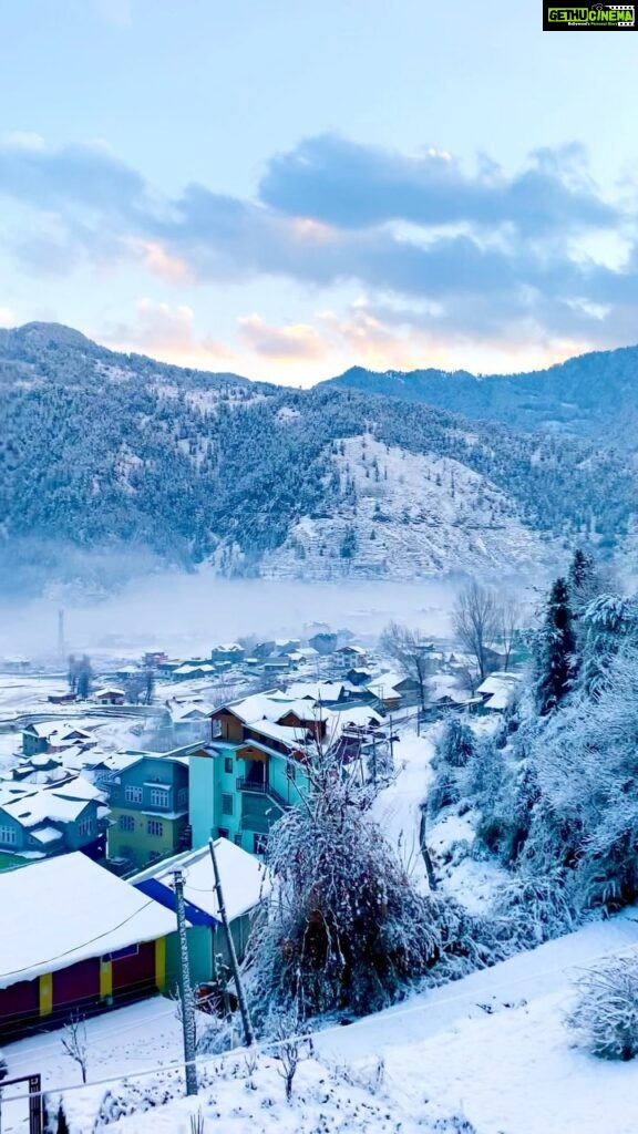 Shaheer Sheikh Instagram - Fresh snowfall in Bhaderwah.. #bhaderwah video courtesy of @azhar_sheikh_ Bhaderwah Valley