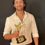 Shaheer Sheikh Instagram – Big night for our short film Yatri Kripya Dhyan De #YKDD ! 
Best director in a short film @theitembomb 
Best casting in a short film @shaneemz 
& Best actor in a short film 🕺😌… humbled and excited for all the love that’s come our way! Thank you for the opportunity @amazonminitv 
Had the best time working with this dream team @shwetabasuprasad11 
 Thank you @IWMbuzz for the recognition 🙏🏻