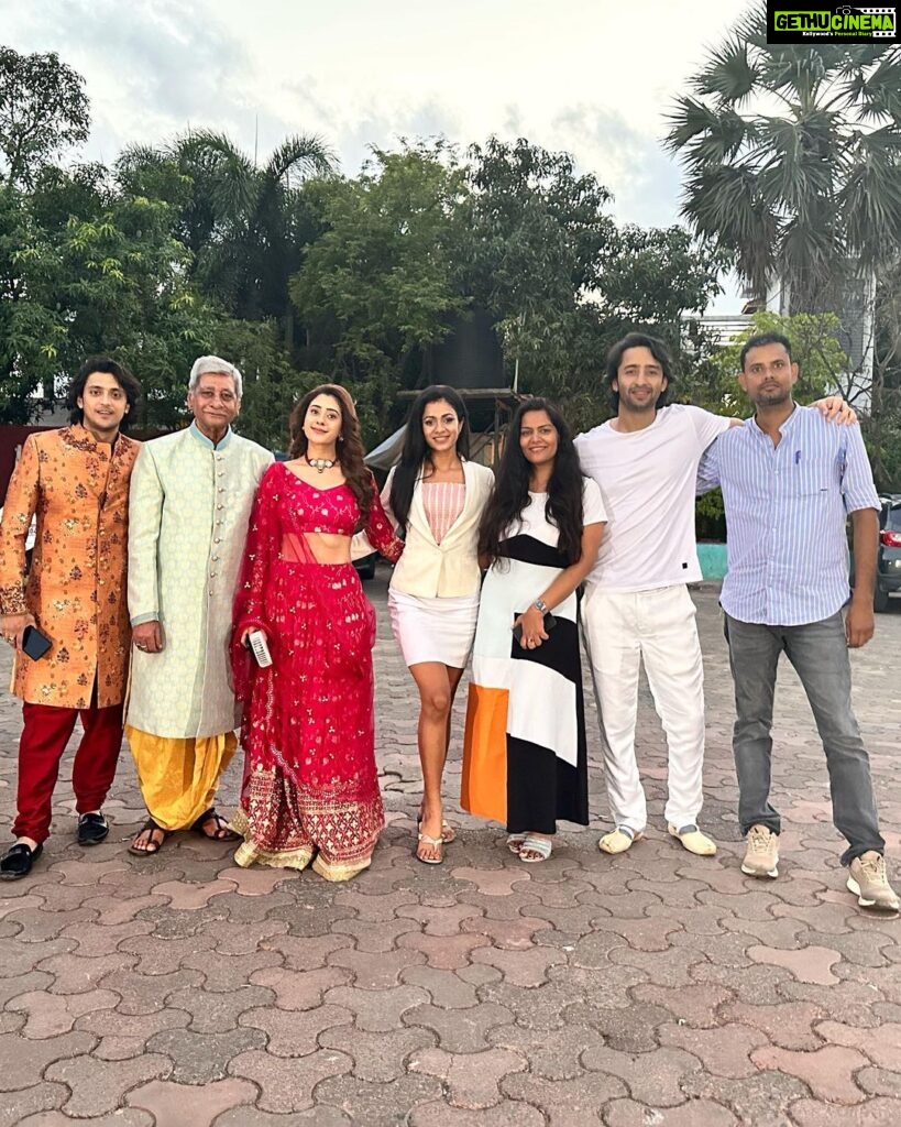 Shaheer Sheikh Instagram - And just like that… a wonderful journey comes to an end! I got to shoot with the most wonderful crew and Co-actors … making this one of the best experiences for me! I may not have pictures with everyone.. but that’s because we were busy making so many memories! a big shoutout to the entire team that worked relentlessly; and always had a big smile on their faces! Ours was always a happy set and I loved it. Remarkable memories and an unforgettable time… Thank you everyone who contributed to making the show what it was.. and a big thank you to the audience for their constant love ❤️ “What the fasaad feturee “