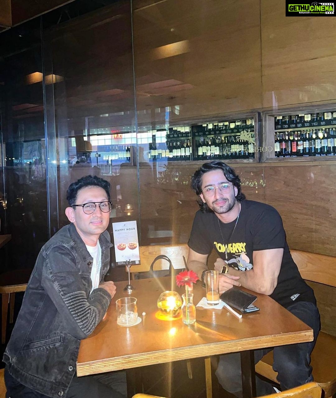 Shaheer Sheikh Instagram - #chillmode @mulanisanjay #indonesia #jakarta