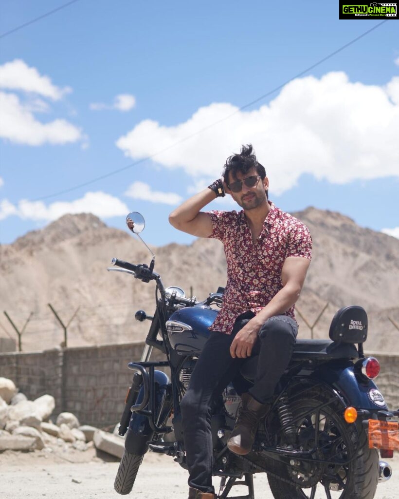 Shaheer Sheikh Instagram - Baithe Baithe Aise Kaise Koi Rasta Naya Sa Mile #ladakh