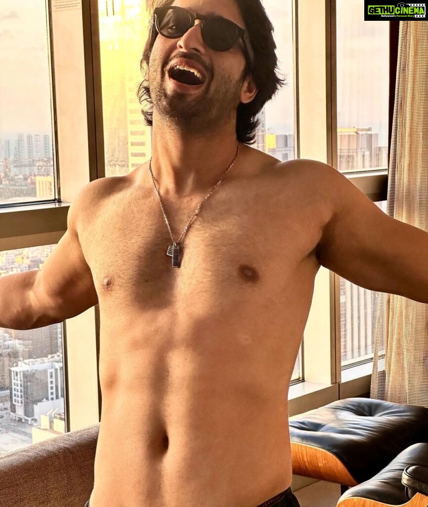 Shaheer Sheikh Instagram - Generally like to be low-key today but appreciate all the love and wishes.. ❤🙏 And, here’s a birthday treat #hahaha #madMe 😛