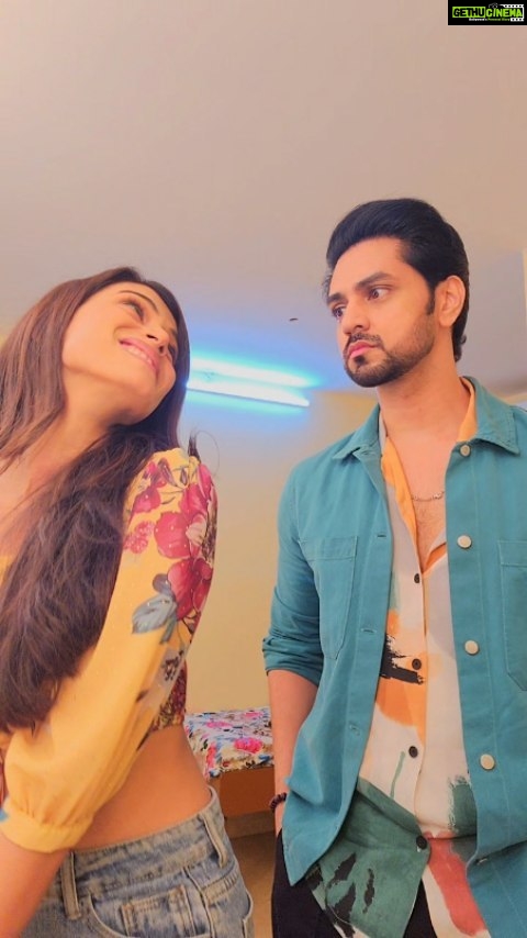 Shakti Arora Instagram - Kya main tumhe acha lagta hu?