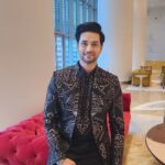 Shakti Arora Instagram - 🤍🤍🤍 . . #wearing @bharat_reshma Styled by @darshimehtaa #shaktiarora