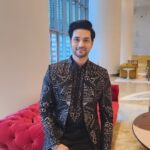 Shakti Arora Instagram – 🤍🤍🤍
.
.
#wearing @bharat_reshma 
Styled by @darshimehtaa 
#shaktiarora