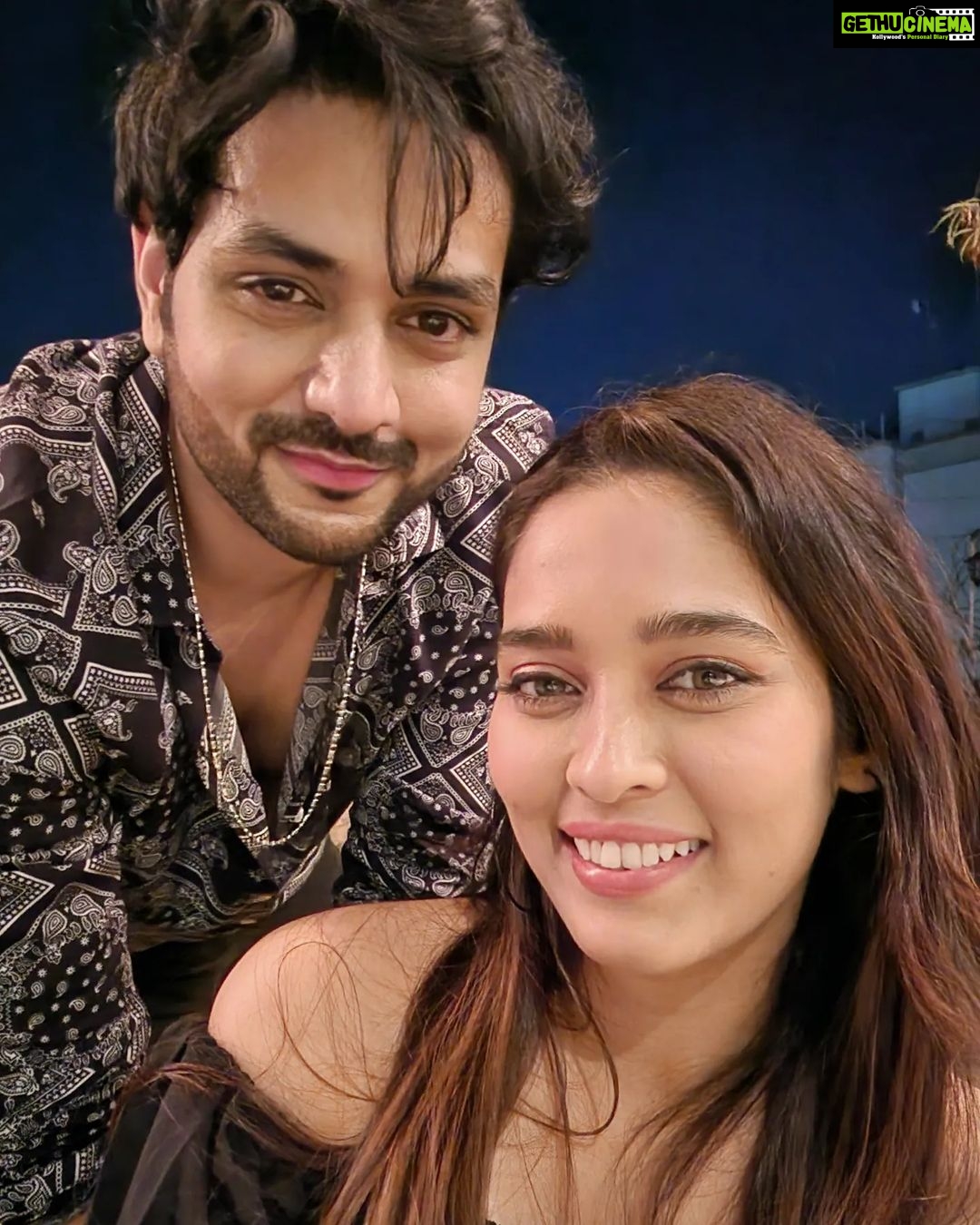 Shakti Arora Instagram - Looking forward to 2023 with all new hopes n dreams ✨️ . . #2023 #newyear