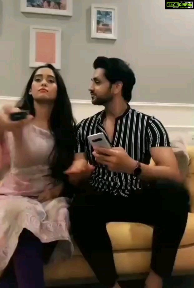 Shakti Arora Instagram - Selfies gone wrong ?? @nehaasaxena #shaktiarora #selfie