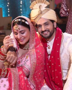 Shakti Arora Instagram - When it’s your 10th wedding in the same show and now you don’t care Why, When or With Whom it is… 🤣 #KyunkiYeMeraKundaliBhagyaHai #Preejun ❤️