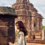 Shakti Mohan Instagram - 🫶🏼 this song ✨ @rohitbalofficial @isolatednee @apuneshruti @soranamjewels @iamsiddhantpanigrahi @makeupbynayan Sun Temple Konark Odisha