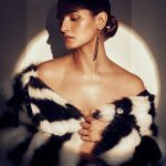 Shakti Mohan Instagram - Stay true in the dark, and humble in the spotlight - H. Lee 📸 @rohitsrivastava_ 💫@vrinda.fashionstylist 🎞️ @ajay.inscape @atd_retouching 💄@cashmakeupartistry 🎀@arbazshaikh6210 @riasanghai2410 👗@siddhidbhandari ✌🏼@idgafthebrand