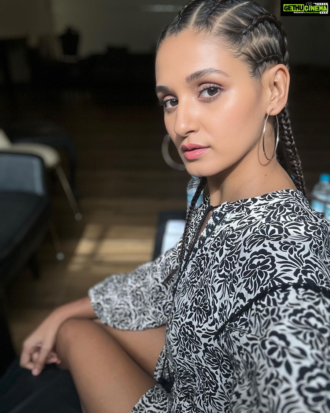 Shakti Mohan Instagram - Braid of fresh hair 🌬️