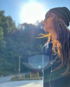 Shakti Mohan Instagram - some yoga & caffeine 🧘🏽‍♀️☕️⛰️ #cantgetbetter 🍃
