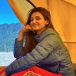 Shakti Mohan Instagram - An unforgettable trip 🏔️ Learnt to live in the wild 🌳🐾 Experienced what’s it like to live without network, electricity, washroom and for the very first time slept in sleeping bags 👀🏕️ It felt absolutely scary at first 🥶 but I slowly tried to adapt and had such a blissful time 💫 All thanks to @salmanyusuffkhan who organised this beautiful experience ✨ Super duper grateful for this 🙏🏻 Had the best company @saudkhan83 @aamiryusufkhan 🍃 Thanks to captain Geelani & his team ✌🏼 📸@ronnie.patiyal