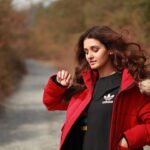 Shakti Mohan Instagram - ☀️🍃 only if u could feel this air 🌬️ #priceless 🥹 #missingit 📸 @drtarunortho