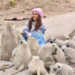 Shakti Mohan Instagram - wid my clan 🐒 felt like I finally belong 🫶🏼 📸 @sonukashyap_5612 ⛰️@rishikeshexpert