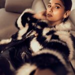 Shakti Mohan Instagram - B&W 🦓 📸 @rohitsrivastava_ 💫@vrinda.fashionstylist 🎞️@ajay.inscape @atd_retouching 💄@cashmakeupartistry 🎀@arbazshaikh6210 @riasanghai2410 👗@siddhidbhandari ✌🏼@idgafthebrand