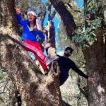 Shakti Mohan Instagram - An unforgettable trip 🏔️ Learnt to live in the wild 🌳🐾 Experienced what’s it like to live without network, electricity, washroom and for the very first time slept in sleeping bags 👀🏕️ It felt absolutely scary at first 🥶 but I slowly tried to adapt and had such a blissful time 💫 All thanks to @salmanyusuffkhan who organised this beautiful experience ✨ Super duper grateful for this 🙏🏻 Had the best company @saudkhan83 @aamiryusufkhan 🍃 Thanks to captain Geelani & his team ✌🏼 📸@ronnie.patiyal