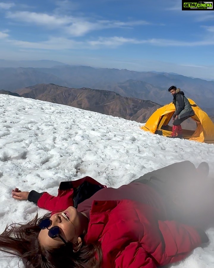 Shakti Mohan Instagram - An unforgettable trip 🏔️ Learnt to live in the wild 🌳🐾 Experienced what’s it like to live without network, electricity, washroom and for the very first time slept in sleeping bags 👀🏕️ It felt absolutely scary at first 🥶 but I slowly tried to adapt and had such a blissful time 💫 All thanks to @salmanyusuffkhan who organised this beautiful experience ✨ Super duper grateful for this 🙏🏻 Had the best company @saudkhan83 @aamiryusufkhan 🍃 Thanks to captain Geelani & his team ✌🏼 📸@ronnie.patiyal