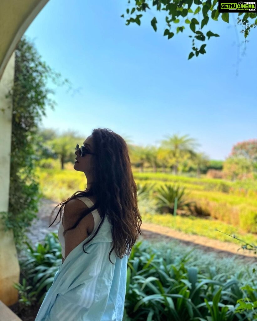 Shakti Mohan Instagram - as you start to walk on the way, the way appears rumi