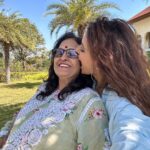 Shakti Mohan Instagram - A mother like no other @kusum8114 Happy birthday mattuuuu ☀️ Absolutely no one like you in the world You’re jus edible… love youuuuu my mommy🤍 Check out papa’s jealousy in the last picture 🤦🏻‍♀️ @sula_vineyards #sulavinyards #sulalife