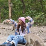 Shakti Mohan Instagram - wid my clan 🐒 felt like I finally belong 🫶🏼 📸 @sonukashyap_5612 ⛰️@rishikeshexpert