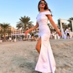 Shakti Mohan Instagram - happy holidays yall 🤍 dancin all over sand, water n of cos da table 🤷🏻‍♀️ to say goodbye #2022 🎥 @ruheedosani styled by- @isolatednee outfit- @pridal.in assisted by- @styling_by_shruti @aditi_08_