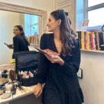 Shakti Mohan Instagram - I told you I’ll be ready in 5 minutes💄 Stop calling me every hour 🤷🏻‍♀️😆🙈 #makeup diaries 🤓