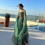 Shakti Mohan Instagram – 🍃

 

📷 @ruheedosani ✨
@hairbydablu ⚡️
styled by- @isolatednee 
assisted by- @styling_by_shruti 
dress – @ease_kv @viralmantra
Jewellery – @soranamjewels