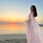 Shakti Mohan Instagram - Saree not sarry 🤓 Tried wearing saree by myself for the first time… couldn’t walk 🤷🏻‍♀️ Thanks to the girls on the beach who came to my rescue and fixed it 🥻😅 📷 @ruheedosani @muktimohan Styled by @isolatednee Assisted by @styling_by_shruti @shraddha.dange Outfit @madsamtinzin Ring @soranamjewels
