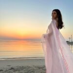 Shakti Mohan Instagram – Saree not sarry 🤓
Tried wearing saree by myself for the first time… couldn’t walk 🤷🏻‍♀️
Thanks to the girls on the beach who came to my rescue and fixed it 🥻😅

📷 @ruheedosani @muktimohan

Styled by @isolatednee 
Assisted by @styling_by_shruti @shraddha.dange
Outfit @madsamtinzin
Ring @soranamjewels