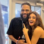 Shakti Mohan Instagram - Yassss babyyyy 🏎️ What an amazing event #F1 Crazyyy meeting @ranveersingh @shaq @anthonyanderson @martinlawrence @ymcofficial @visitabudhabi #AbuDhabiGP #Yasalam2022 #FindYourPace #InAbuDhabi