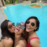 Shakti Mohan Instagram - All in the gene pool 🌊 @anchaviyo 🏝️